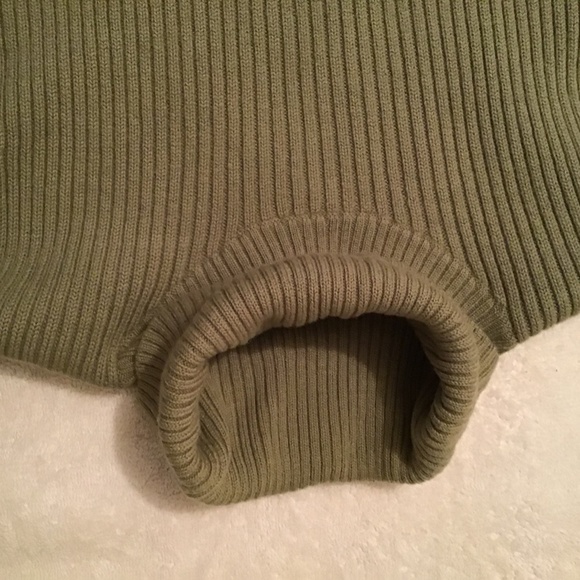 Rena Rowan %100 Merino Wool sleeveless sweater - Picture 6 of 12